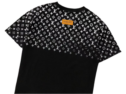 L⭐️ Black/White T Shirt